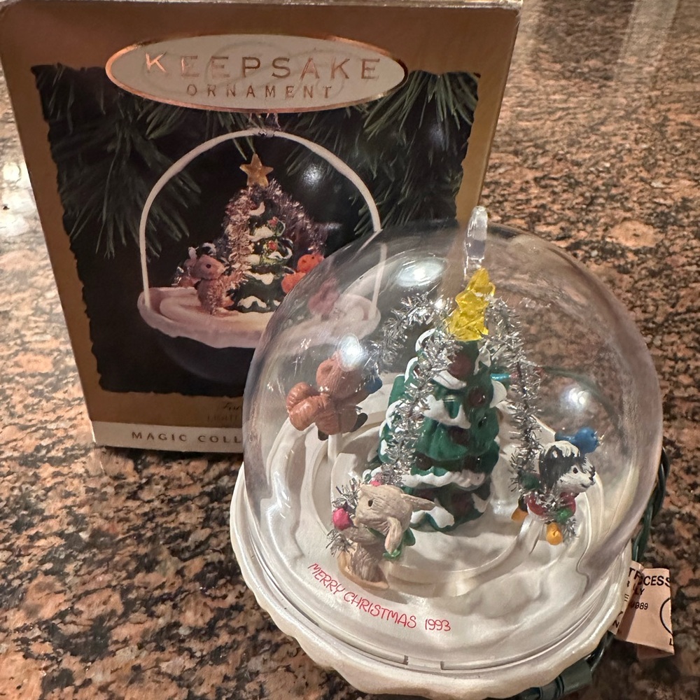 Like new Vintage Hallmark Ornament 1993 Forest Frolics Magic Light & Motion EUC